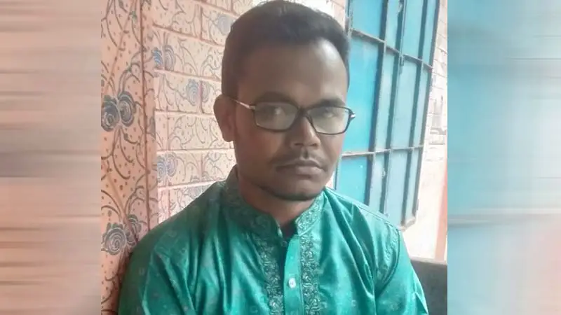 যুবকের দুই পা ভেঙে দিলো ইউপি সদস্যের ছেলে