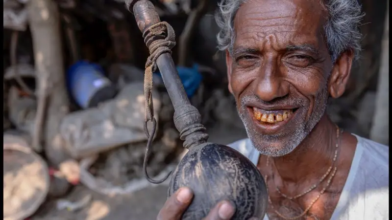 হারিয়ে যাচ্ছে ঐতিহ্যবাহী গ্রামগঞ্জের হুক্কা
