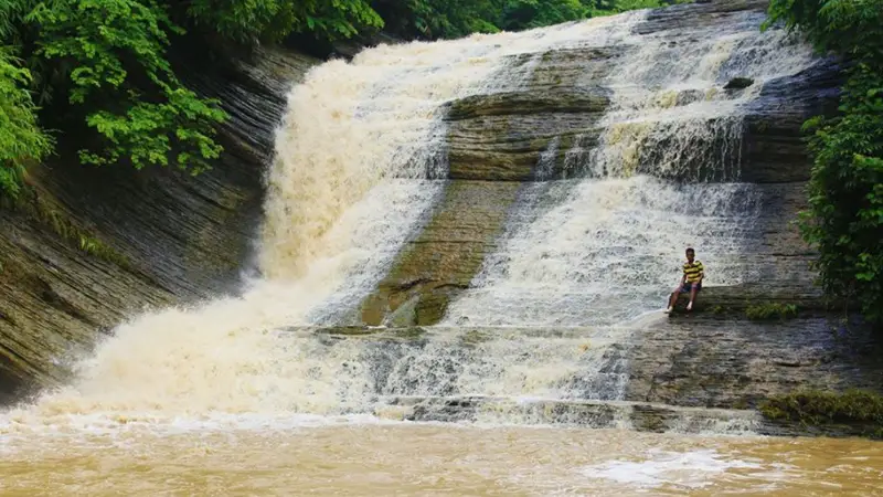 মীরসরাইয়ের রূপসী ঝর্ণায় কলেজ ছাত্রের মৃত্যু