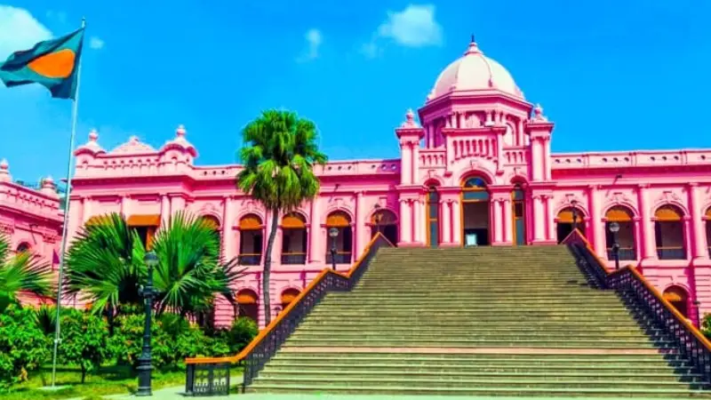 নবাবি প্রাসাদ থেকে জাদুঘর নবাবি প্রাসাদ থেকে জাদুঘর