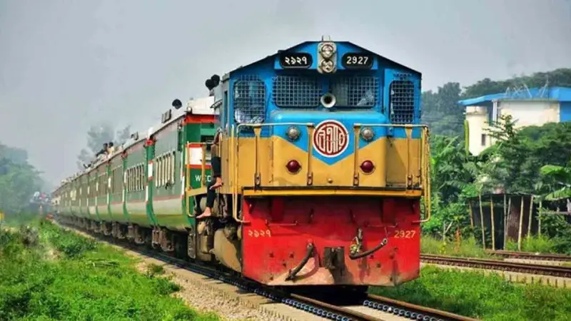 ঈদুল আজহার ফিরতি ট্রেনের অগ্রিম টিকিট বিক্রি শুরু ঈদুল আজহার ফিরতি ট্রেনের অগ্রিম টিকিট বিক্রি শুরু