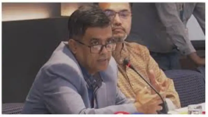 নতুন করে ছাপানো নোট অর্থনীতিতে বিরূপ প্রভাব ফেলবে না : শফিকুল আলম নতুন করে ছাপানো নোট অর্থনীতিতে বিরূপ প্রভাব ফেলবে না : শফিকুল আলম