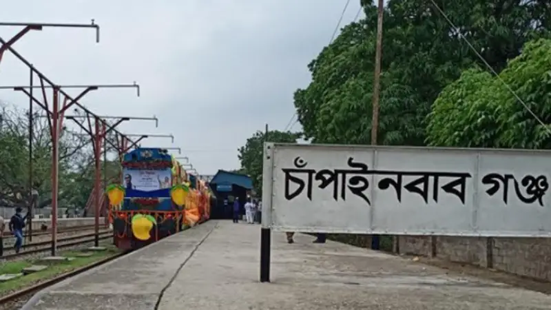 চলবে না ‘ক্যাটল স্পেশাল’, আম যাবে বনলতার লাগেজ ভ্যানে চলবে না ‘ক্যাটল স্পেশাল’, আম যাবে বনলতার লাগেজ ভ্যানে