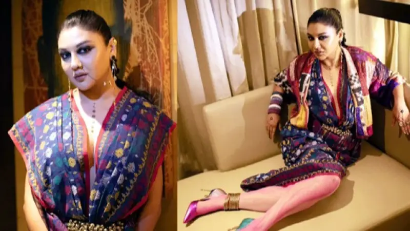 জামদানির ধুতি শাড়িতে নতুন এক জয়া