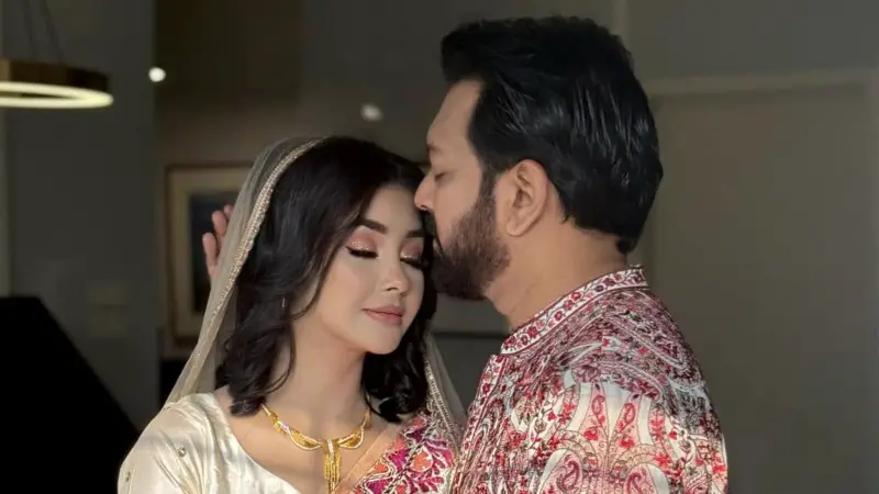তাহসানপত্নীর ভাইরাল এক ভিডিও! তাহসানপত্নীর ভাইরাল এক ভিডিও!