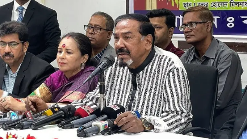 ভারতের সবচেয়ে বড় ভুল তারা বাংলাদেশের মানুষকে শত্রু বানিয়েছে: সাকি ভারতের সবচেয়ে বড় ভুল তারা বাংলাদেশের মানুষকে শত্রু বানিয়েছে: সাকি