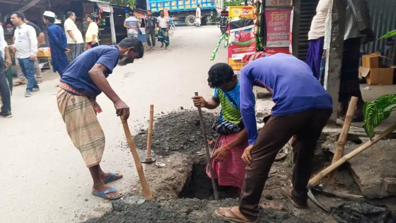 তিতাস গ্যাসের উচ্ছেদ অভিযান কার্যক্রম চলমান তিতাস গ্যাসের উচ্ছেদ অভিযান কার্যক্রম চলমান