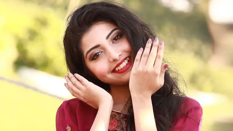 নিলয়কে বিয়ে করলেন সংগীতশিল্পী পড়শী! নিলয়কে বিয়ে করলেন সংগীতশিল্পী পড়শী!