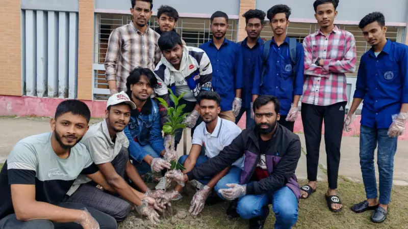 মিথ্যা মামলা থেকে খালাস উপলক্ষে কলেজে বৃক্ষরোপন মিথ্যা মামলা থেকে খালাস উপলক্ষে কলেজে বৃক্ষরোপন