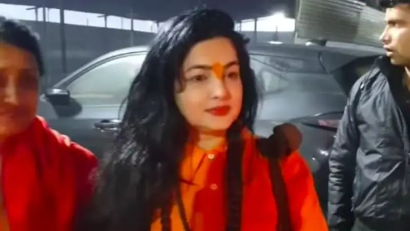 সন্ন্যাসী হওয়ার ঘোষণা দিলেন জনপ্রিয় বলিউড অভিনেত্রী সন্ন্যাসী হওয়ার ঘোষণা দিলেন জনপ্রিয় বলিউড অভিনেত্রী