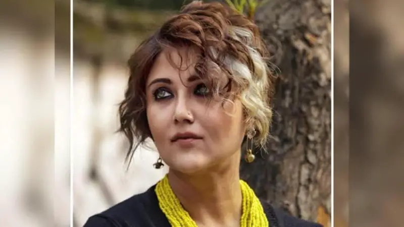 চাঞ্চল্যকর চুরি তথ্য ফাঁস করলেন স্বস্তিকা চাঞ্চল্যকর চুরি তথ্য ফাঁস করলেন স্বস্তিকা
