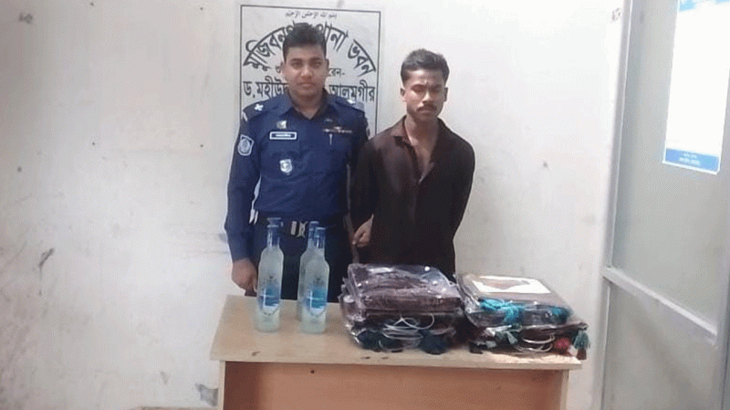 মুজিবনগর সীমান্তে বিজিবির অভিযানে ভারতীয় পণ্য ব্যবসায়ী আটক