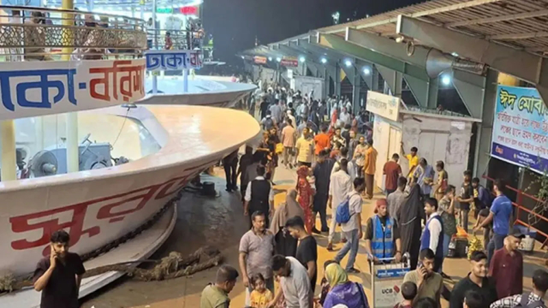 সদরঘাটে দুই লঞ্চের ভয়াবহ সংঘর্ষ, নিহত ২