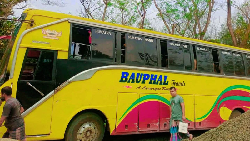 ডাসারে যাত্রীবাহী বাসের ধাক্কায় মৌ-চাষির মৃত্যু 