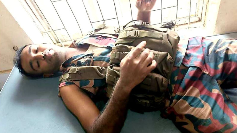 চোরাচালান ঠেকাতে গিয়ে হামলার শিকার বিজিবি সদস্যরা