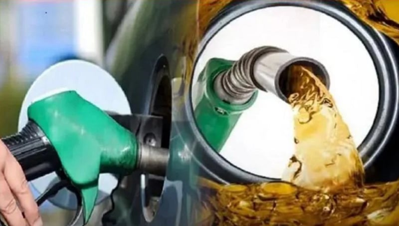 নাটকীয় পরিবর্তন: তেলের দাম কমতে শুরু করেছে