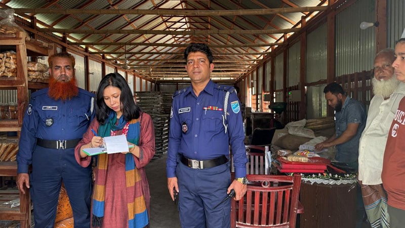 সদরপুরে ভোক্তা অধিকার সংরক্ষন আইন ২০০৯ অনুযায়ী ৪ প্রতিষ্ঠানকে জরিমানা