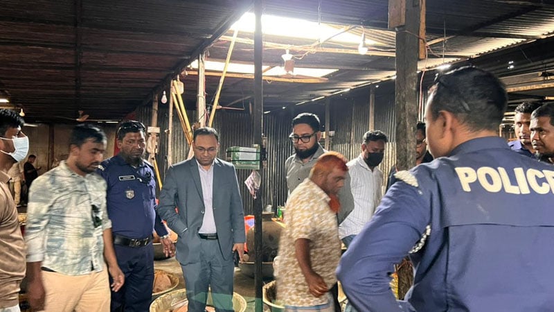 বাঞ্ছারামপুরে ভেজাল গুড় কারখানায় অভিযান, জরিমানা