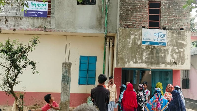 শ্রীপুরের কাওরাইদে তিন ভূয়া এনজিও কর্মকর্তা আটক 