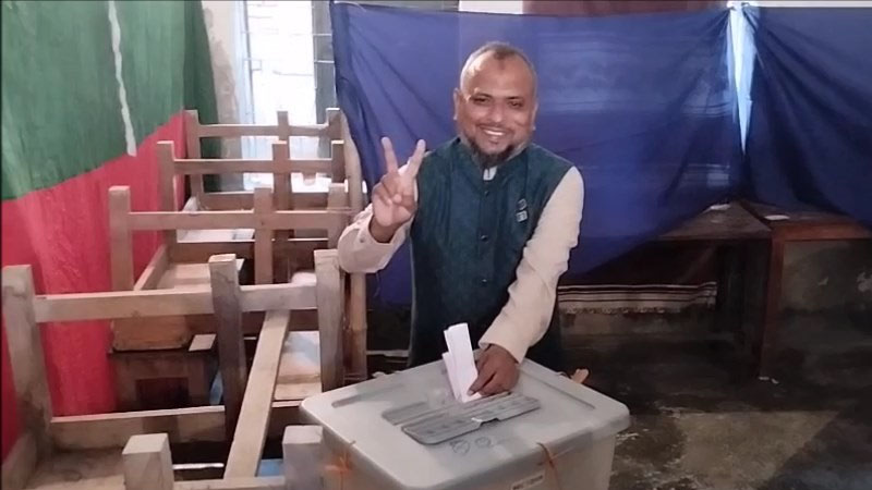 নড়াইলে উৎসবমুখর পরিবেশে জাতীয় সংসদ নির্বাচনের ভোটগ্রহণ  
