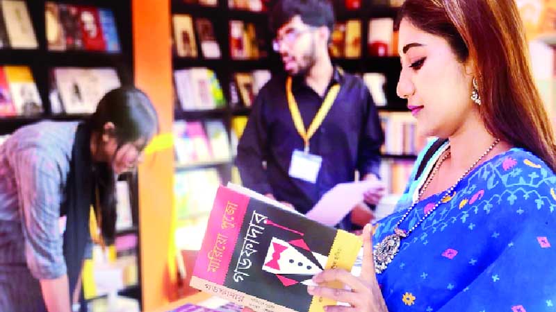 আবেগের টানে অনেকেই আসেন প্রাণের উৎসবে