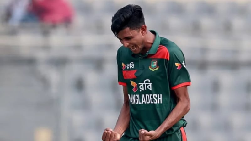 নাহিদ রানার গতির ঝড়ে ব্যাটিং বিপর্যয়ের মুখে পাকিস্তান