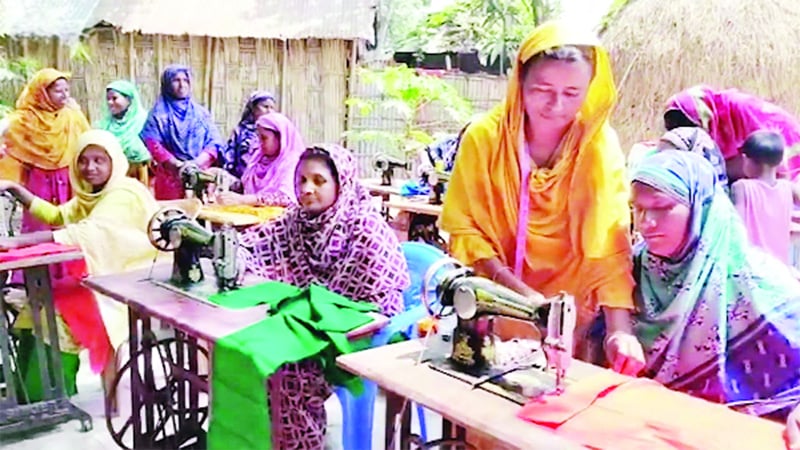 ঘুচল ডাঙ্গাপাড়ার নারীদের অভাব