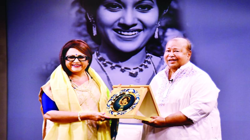 ববিতাকে চ্যানেল আইয়ের সংবর্ধনা