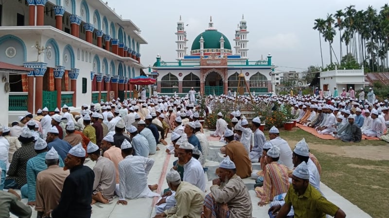 সৌদি আরবের সঙ্গে মিল রেখে চট্টগ্রামের অর্ধশতাধিক গ্রামে ঈদ উদযাপন