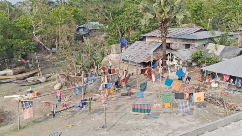 নিষেধাজ্ঞায় কর্মহীন জেলেরা, পিরোজপুরে ঈদহীন কয়েক হাজার পরিবার