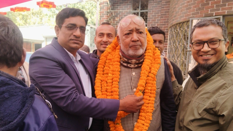 বিপুল ভোটে দৌলতপুরে জয়ী হলেন বিএনপির বাচ্চু মোল্লা