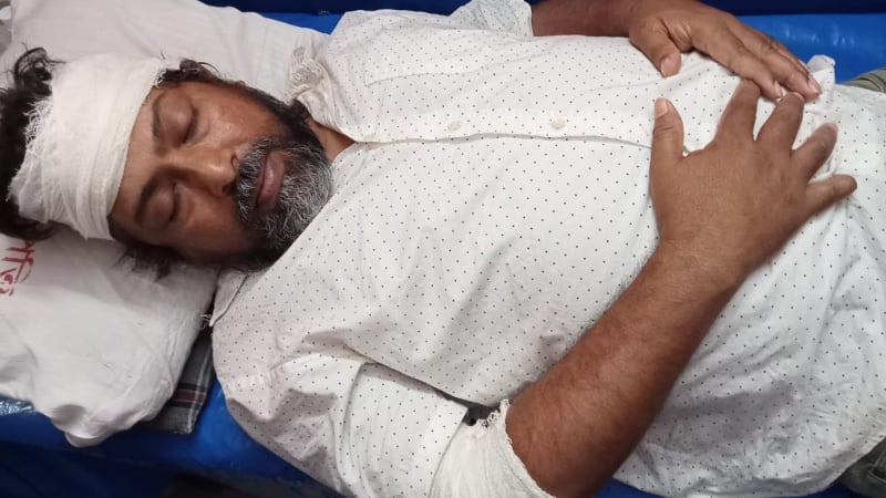 যুবদল নেতার নেতৃত্বে প্রেসক্লাবে ঢুকে সভাপতির উপর হামলা