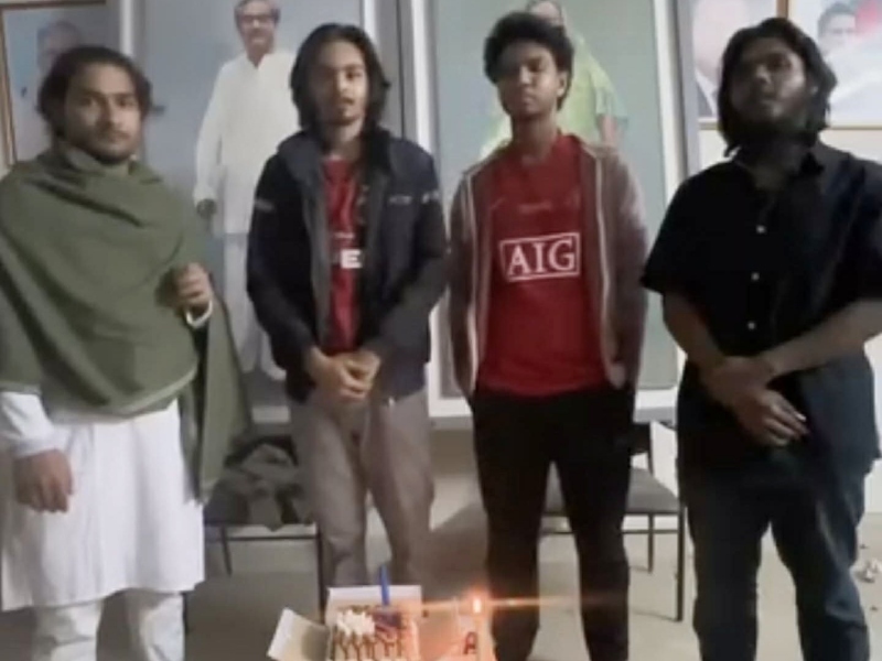 কালকিনিতে আ.লীগের কার্যালয় খুলে কেক কেটে ‘জয় বাংলা’ স্লোগান