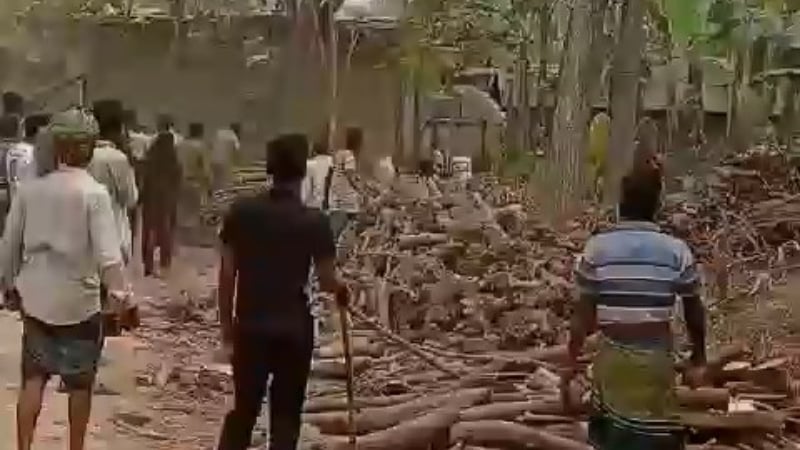 মসজিদ কমিটি গঠন নিয়ে দু’পক্ষের সংঘর্ষ, আহত ১৫