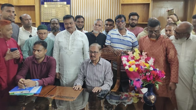 ভোলা জেলা পরিষদের প্রশাসক হিসেবে দায়িত্ব নিলেন গোলাম নবী আলমগীর