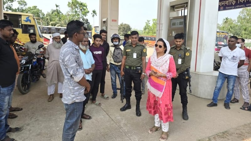 জ্বালানি তেলের কৃত্রিম সংকট রোধে ধনবাড়ীতে প্রশাসনের অভিযান