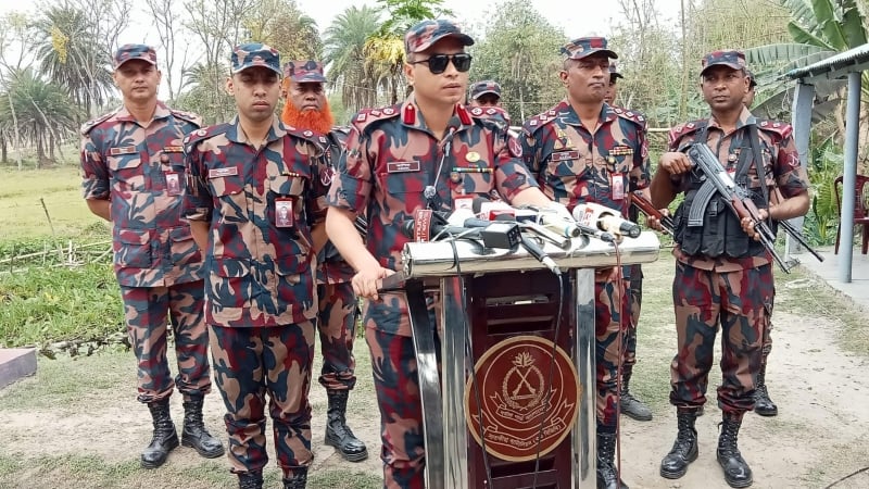 জ্বালানি তেল পাচার রোধে সাতক্ষীরা সীমান্তে বিজিবির কড়া নজরদারি