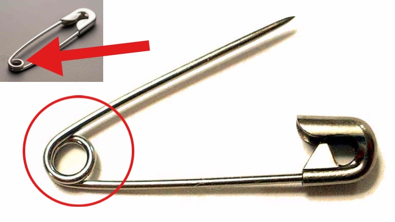 সেফটি পিনে কেন ছোট ছিদ্র থাকে? জানলে অবাক হবেন