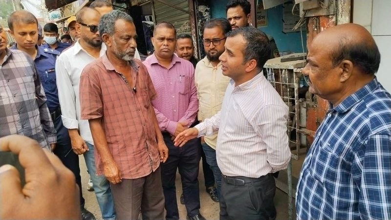 শ্রীমঙ্গলে যানজট নিরসন ও ফুটপাত দখলমুক্ত করতে উপজেলা প্রশাসনের অভিযান 