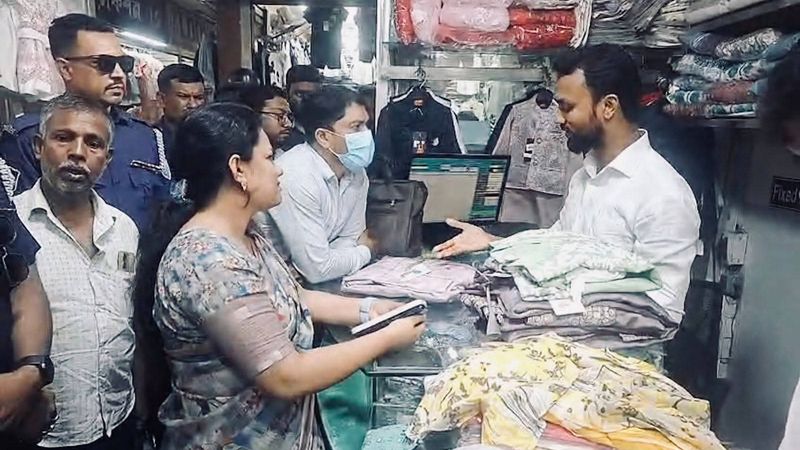 রায়পুরে মোবাইল কোর্টের অভিযান, ৫৪ হাজার টাকা জরিমানা