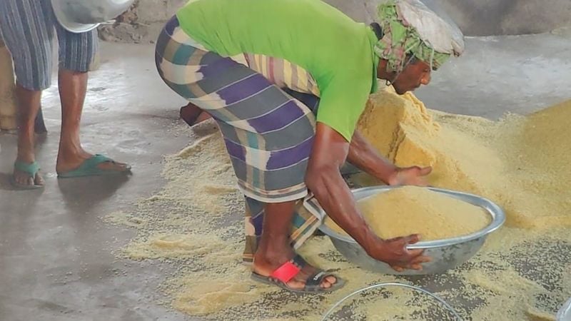 জলঢাকায় অস্বাস্থ্যকর পরিবেশে মুড়ি উৎপাদন, জনস্বাস্থ্যে শঙ্কা