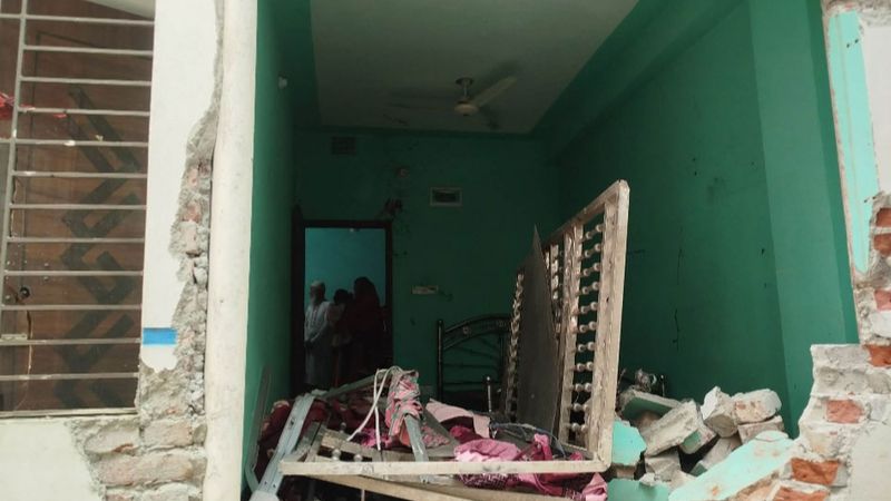 দাউদকান্দিতে গ্যাস লিকেজে অগ্নিদগ্ধ ৪ জনের মধ্যে স্ত্রীর মৃত্যুর পর মারা গেল স্বামীও