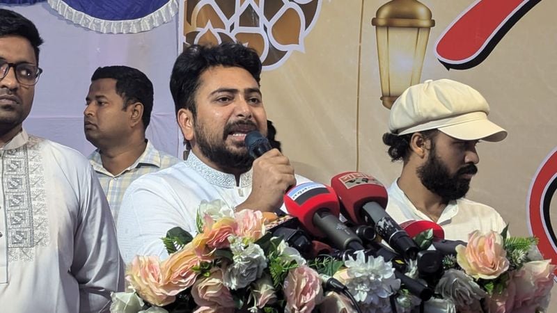 রাষ্ট্রপতিকে অপসারণ করে গ্রেপ্তারের দাবি জানিয়েছেন এনসিপির আহবায়ক: নাহিদ ইসলাম 