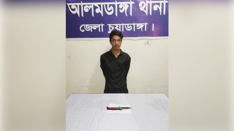 চুয়াডাঙ্গার আলমডাঙ্গায় যৌথ চেকপোস্টে অবৈধ অস্ত্র উদ্ধার, যুবক গ্রেফতার