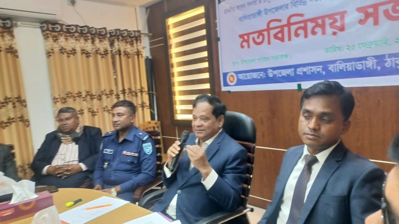 সারের ডিলার অনিয়ম করলে লাইসেন্স বাতিলের নির্দেশ এমপি’র