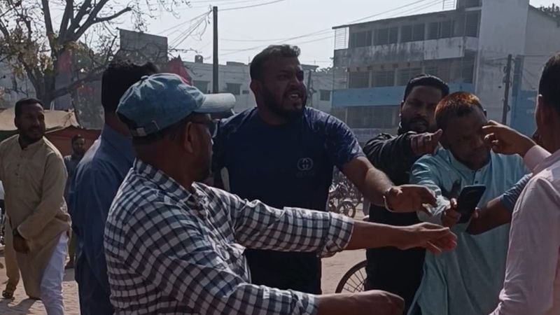 জীবননগর প্রেসক্লাব দখলের চেষ্টা জামায়াত ও আ.লীগপন্থীদের সাংবাদিকসহ স্থানীয়দের ওপর হামলা