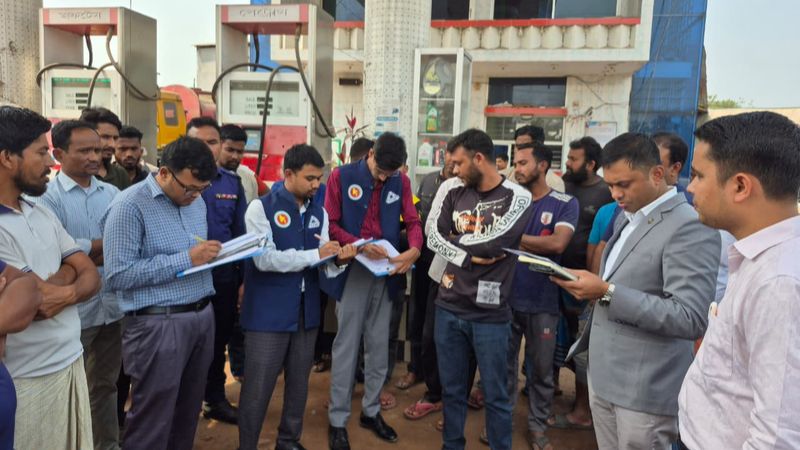 নীলফামারীতে ভ্রাম্যমান আদালতের পৃথক অভিযানে তিন প্রতিষ্ঠানকে ১ লাখ ৭০ হাজার টাকা জরিমানা