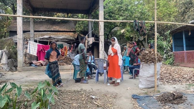 কুপির আলোতে পড়া শিক্ষার্থী অথই পেল বিদ্যুতের আলো