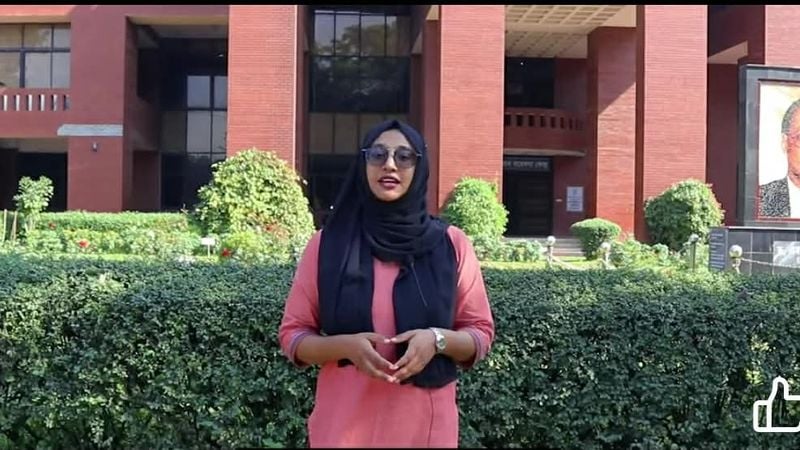 ক্যাম্পাসের পাশের বাসা থেকে জাবি ছাত্রীর লাশ উদ্ধার