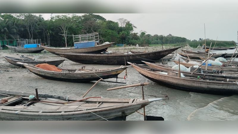 বাউফলে এখনও ভিজিএফের চাল পায়নি কয়েক হাজার জেলে